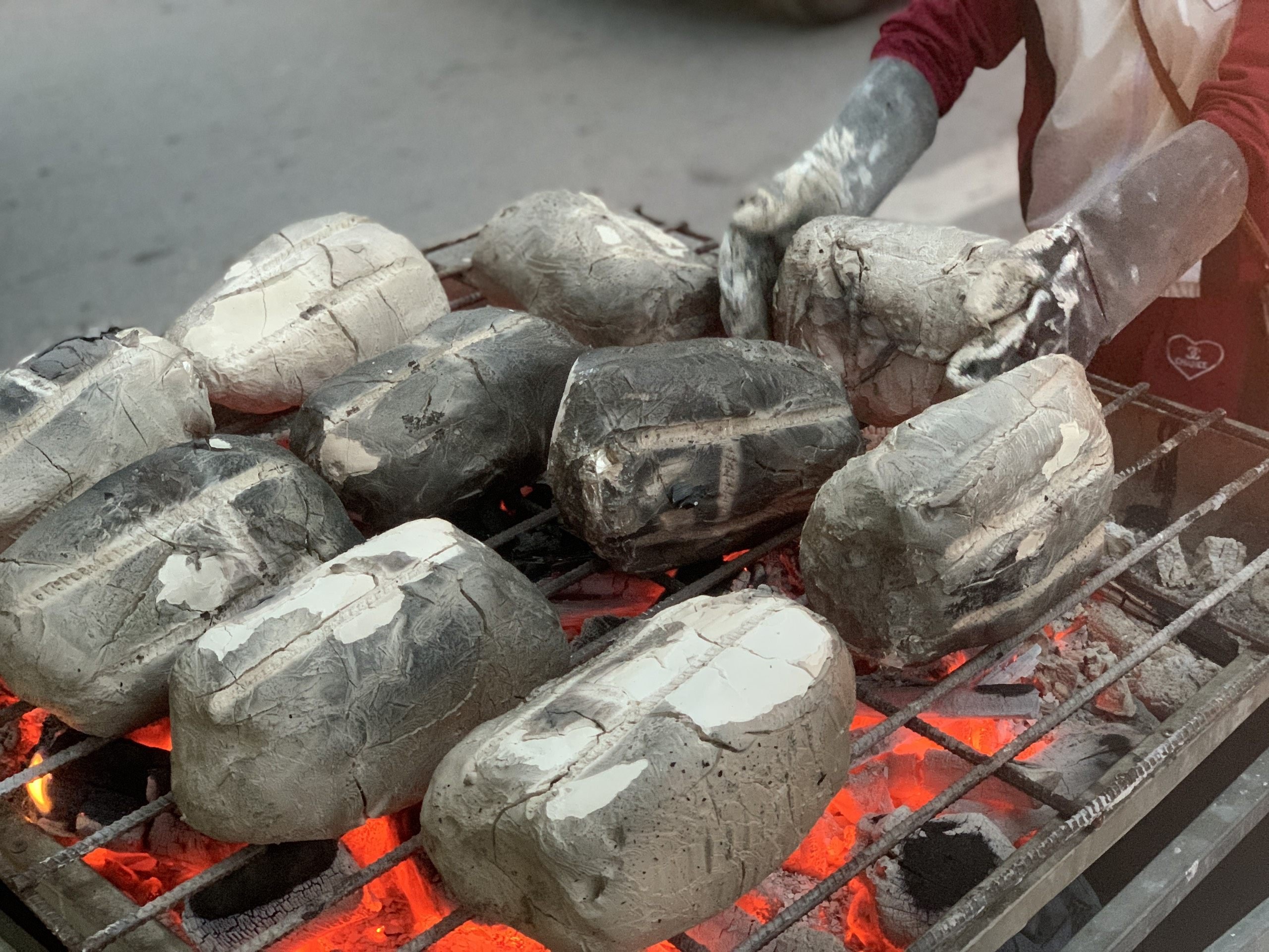 ẨM THỰC GÀ NƯỚNG ĐẤT SÉT 1 ga nuong ds